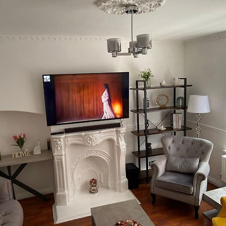 Peeams Abode Apartment Dagenham Ngoại thất bức ảnh