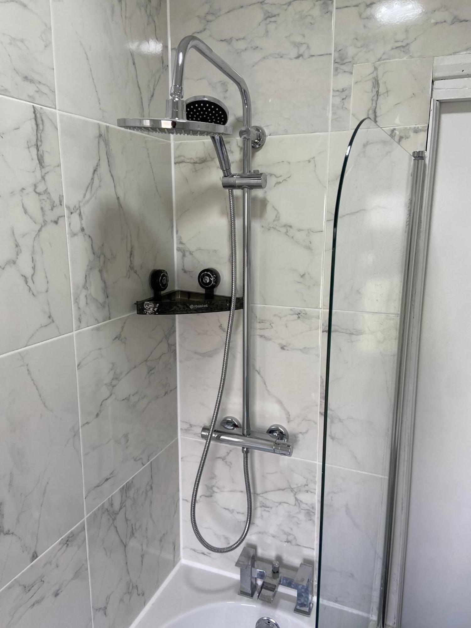 Peeams Abode Apartment Dagenham Ngoại thất bức ảnh